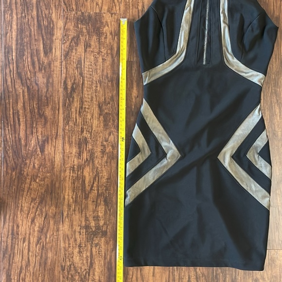Windsor Bodycon Halter Dress - Picture 12 of 12